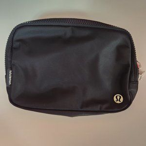 Lululemon - Black Large Everywhere Belt Bag NEW